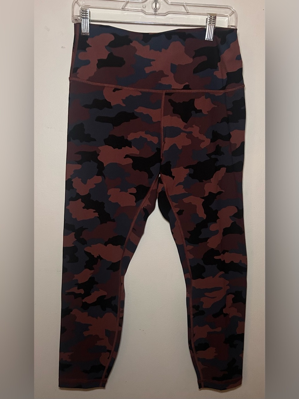 Lululemon Fast &‎ Free Camo Leggings Size 12 Burgundy High Rise
